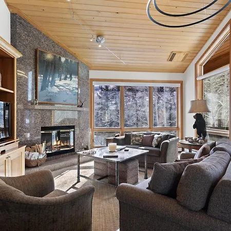 New Snowmass View Townhome Ski-In Ski-Out By The Woodrun V Townhouses